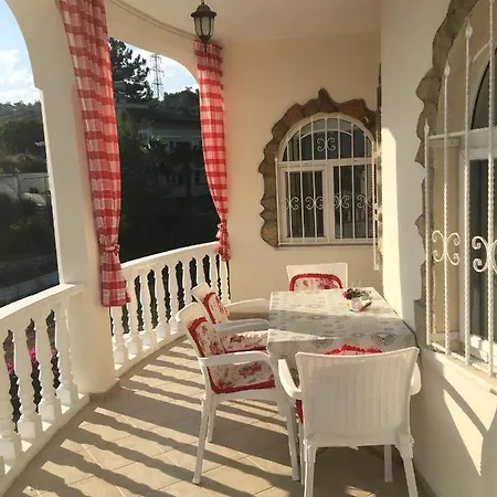 Stunning 4-bed In アブサルア