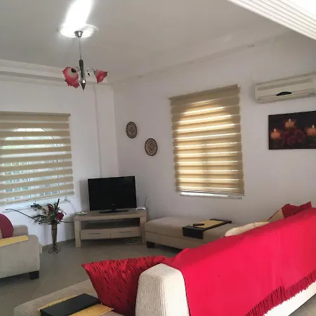 ヴィラ Stunning 4-bed In *